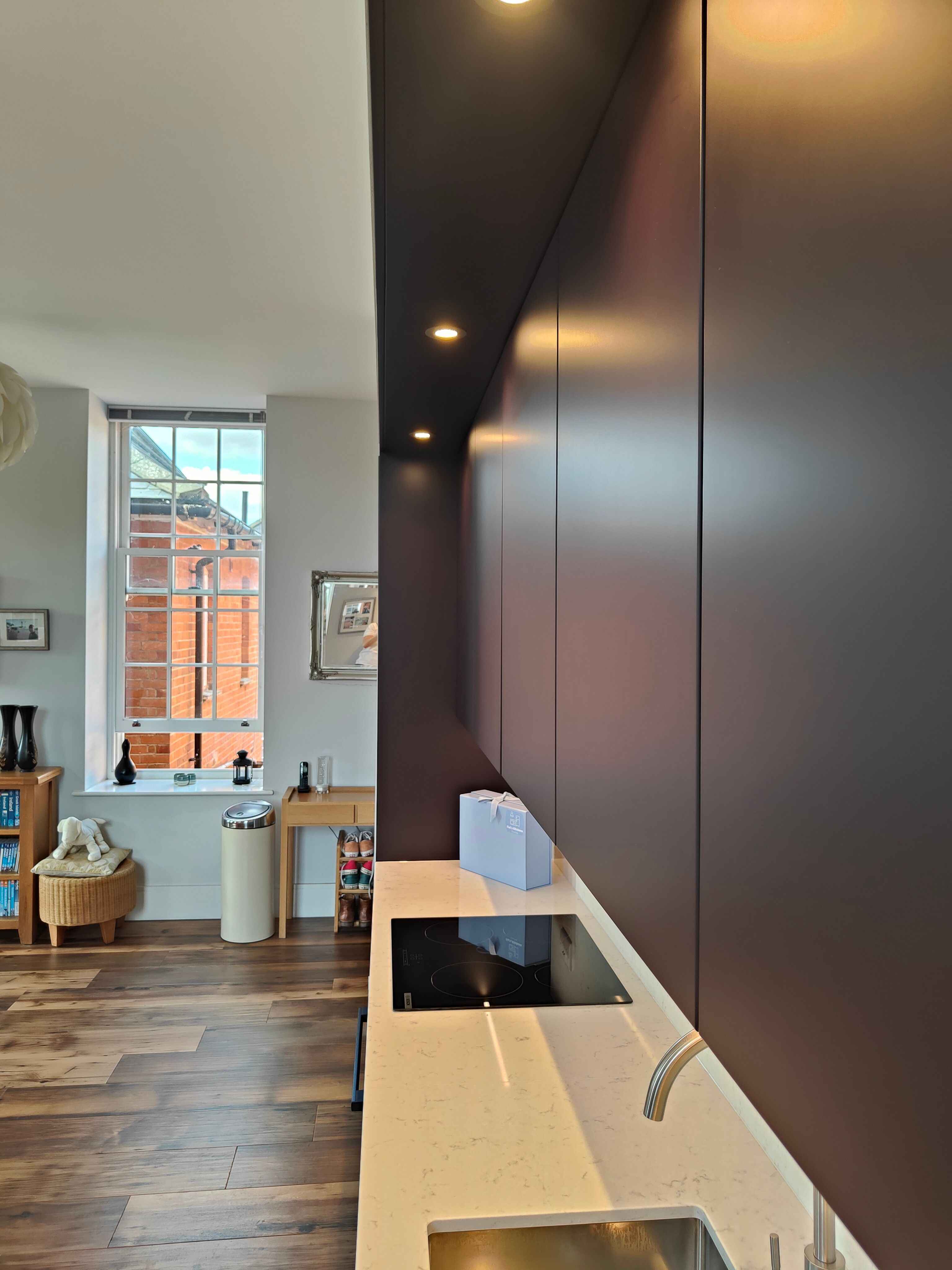 Handleless Matt Purple Kitchen gallery image 1